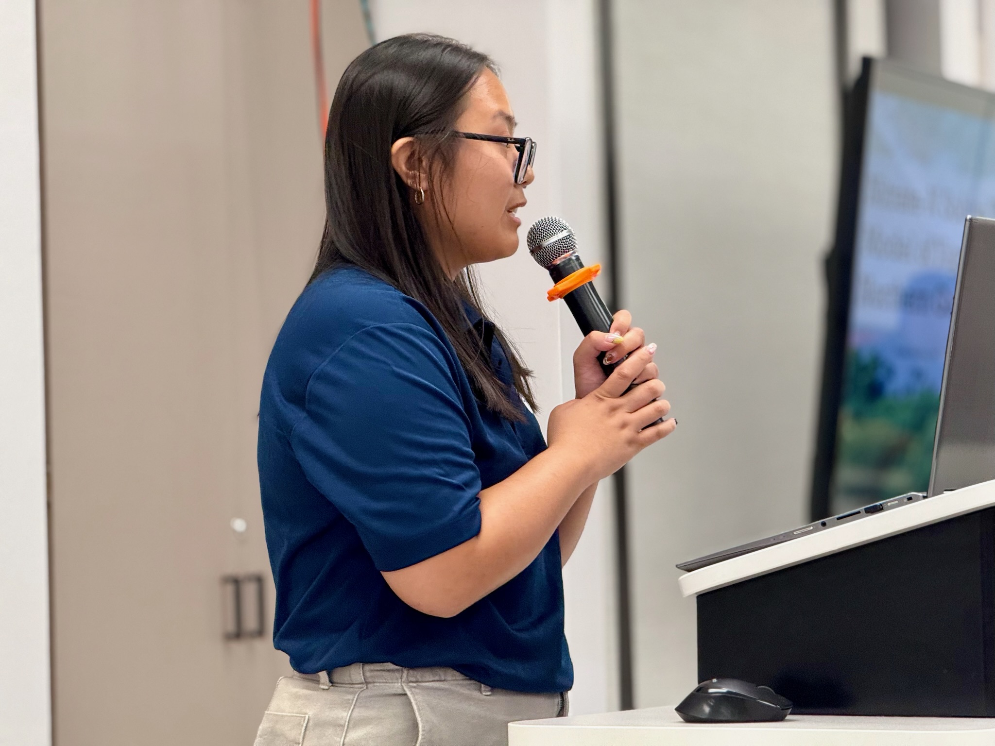 Atasha Bautista, WERI RA, explains the nitrate-N solute transport model. Photo by WERI.